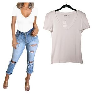 CLOZOZ White V Neck Short Sleeve Stretchy T Shirt Small NWT